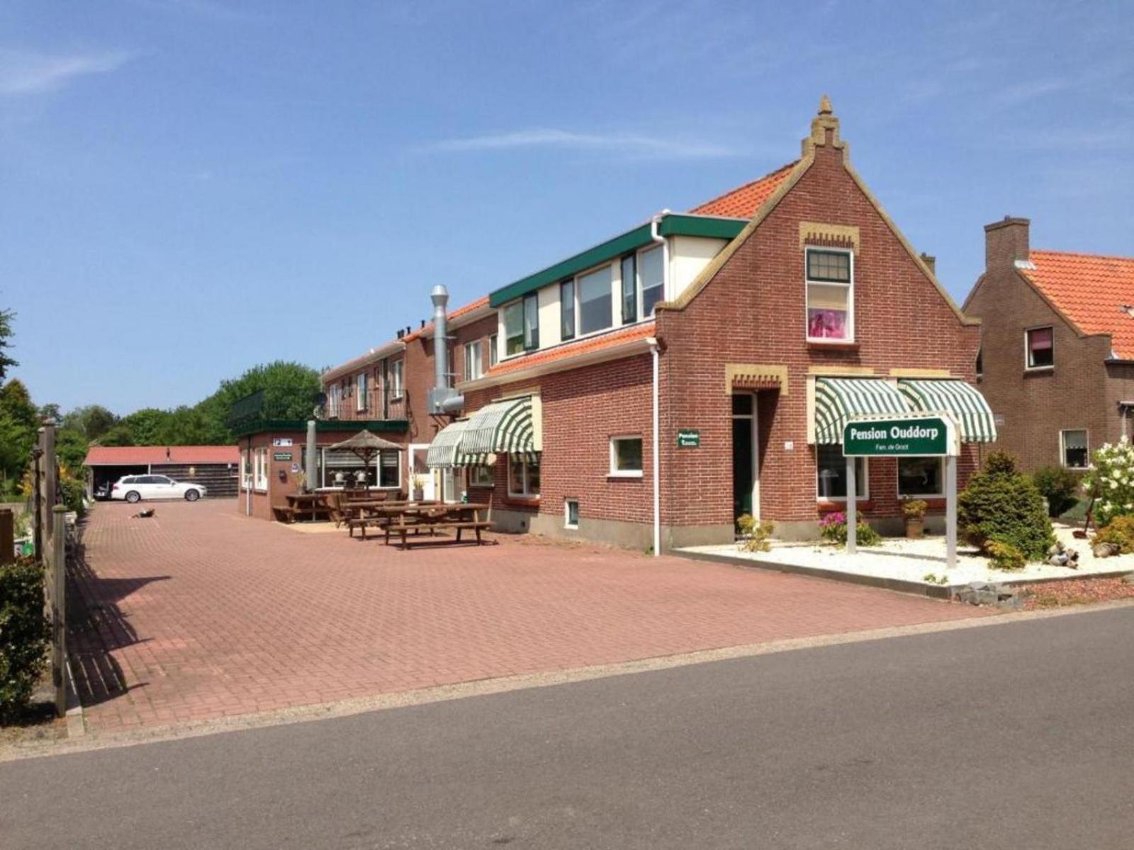 Hotel-Pension Ouddorp Bagian luar foto