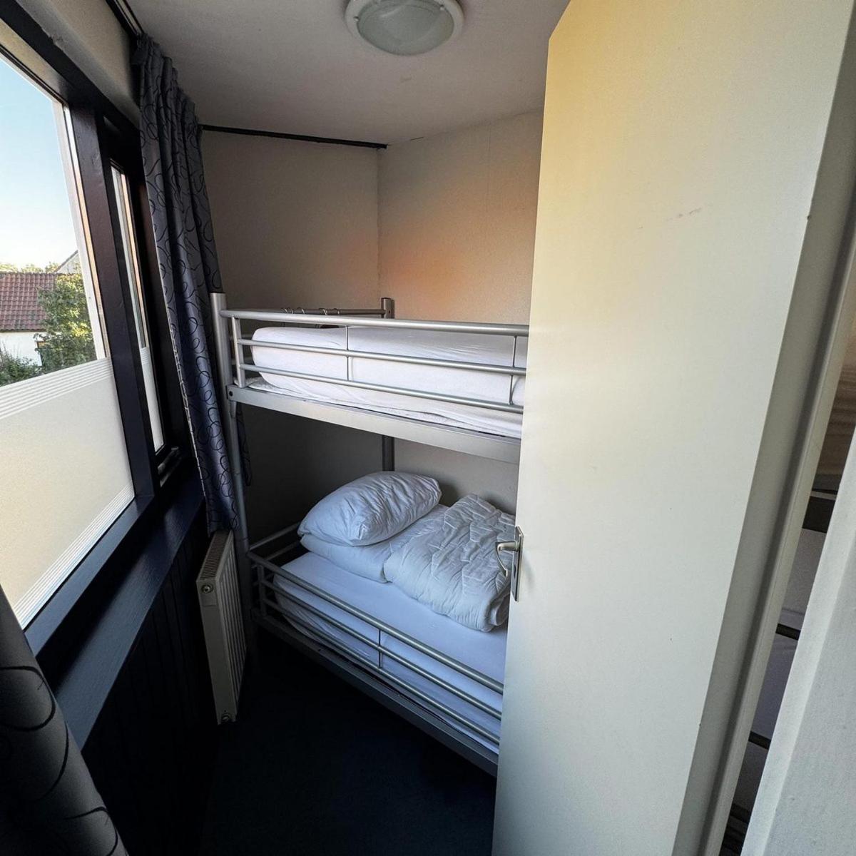 Hotel-Pension Ouddorp Bagian luar foto