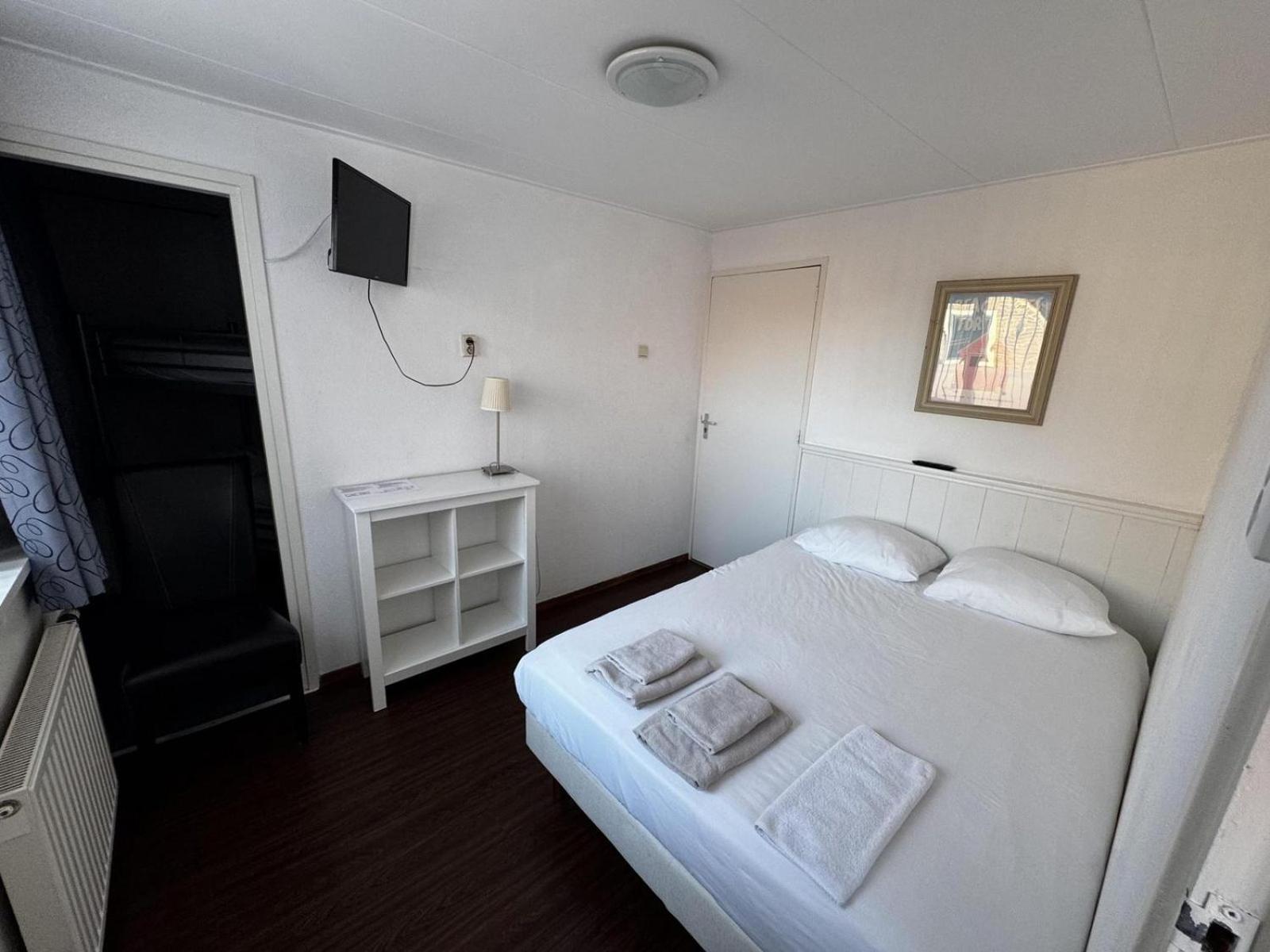 Hotel-Pension Ouddorp Bagian luar foto