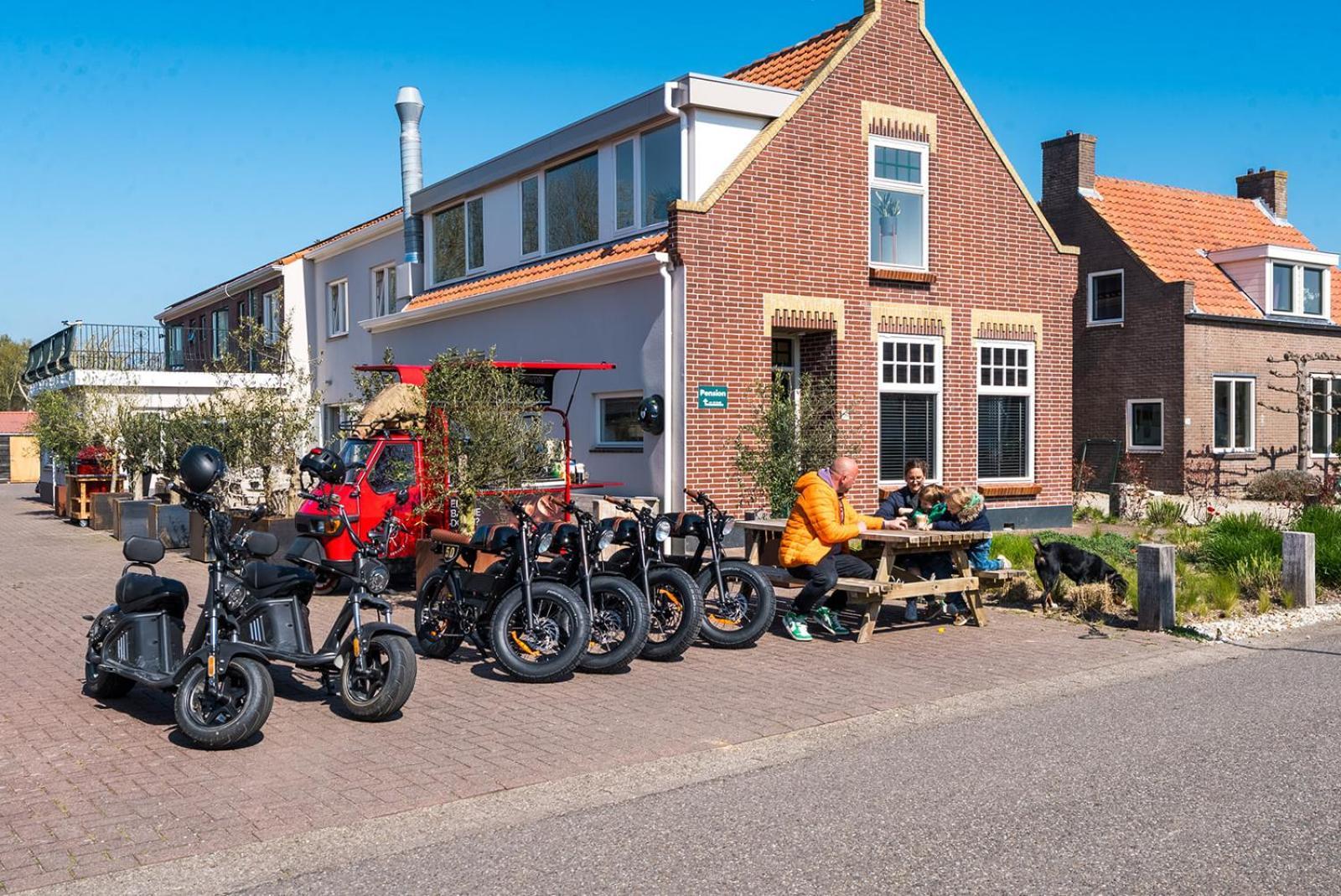 Hotel-Pension Ouddorp Bagian luar foto