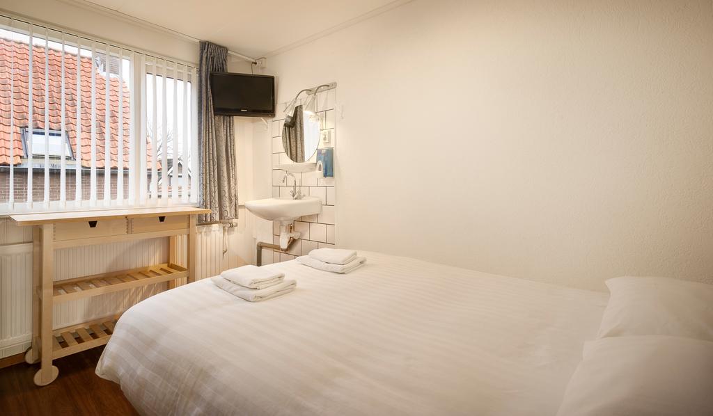 Hotel-Pension Ouddorp Bagian luar foto